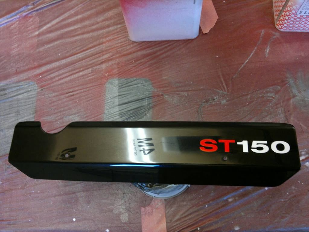 Painted rocker covers, spark plug cover and colour coded engine bay